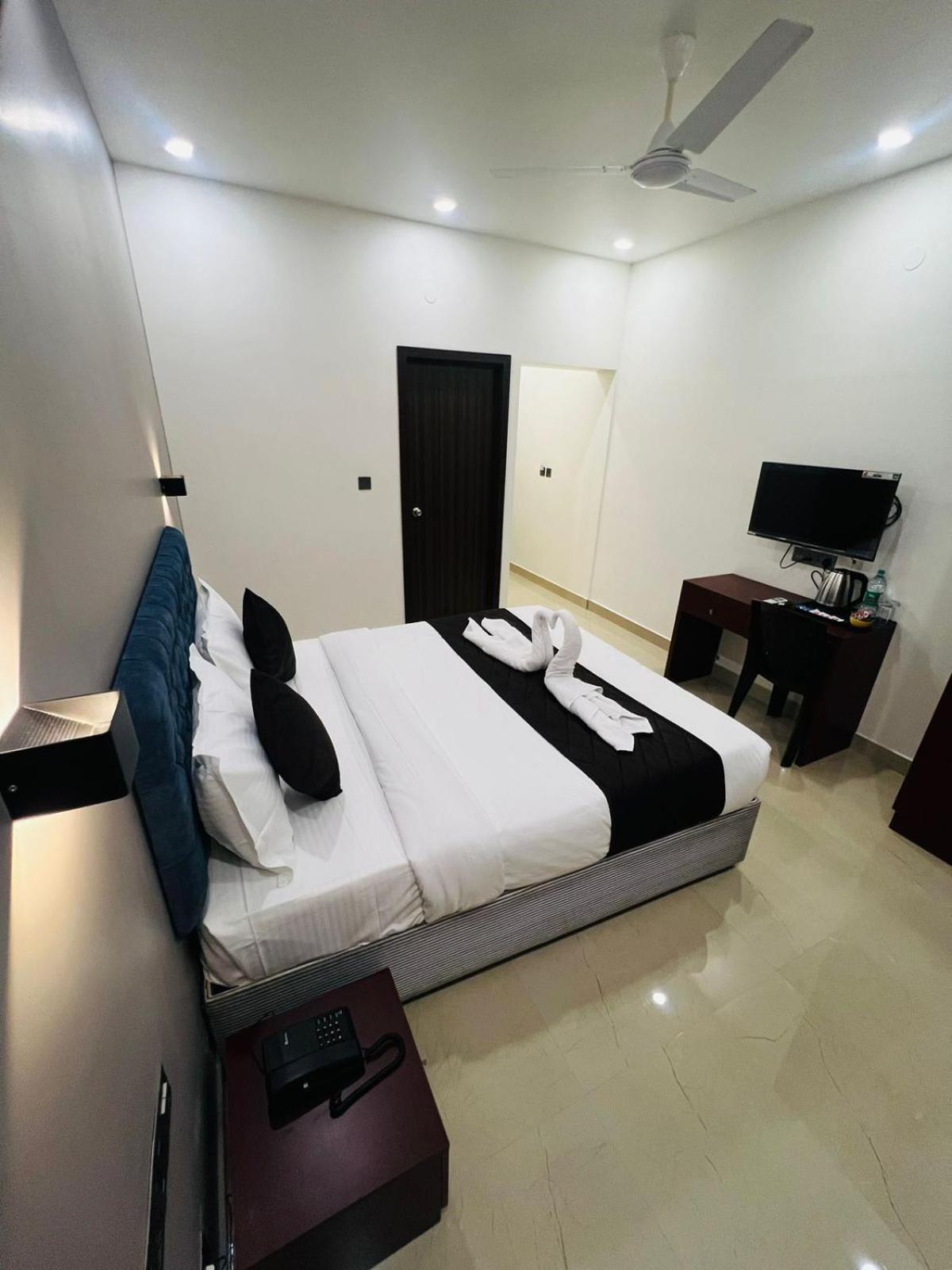 The Lotaz Hotel Kochi Exterior foto