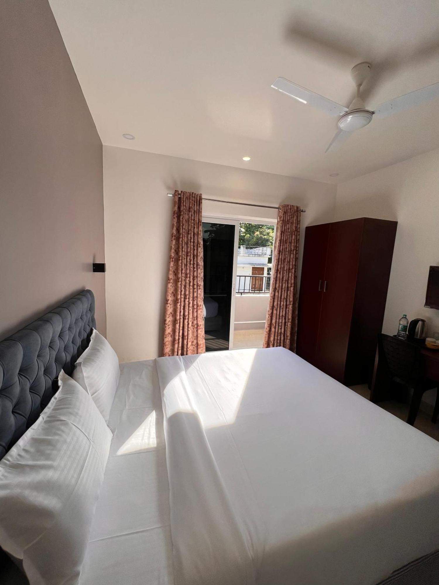 The Lotaz Hotel Kochi Exterior foto