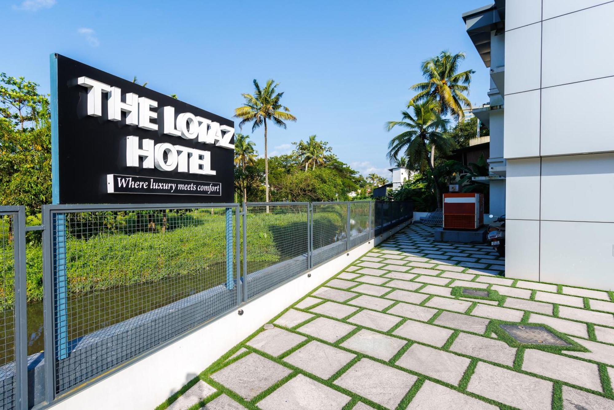The Lotaz Hotel Kochi Exterior foto